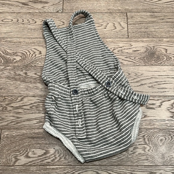 Duo of darling baby rompers - Picture 3 of 3